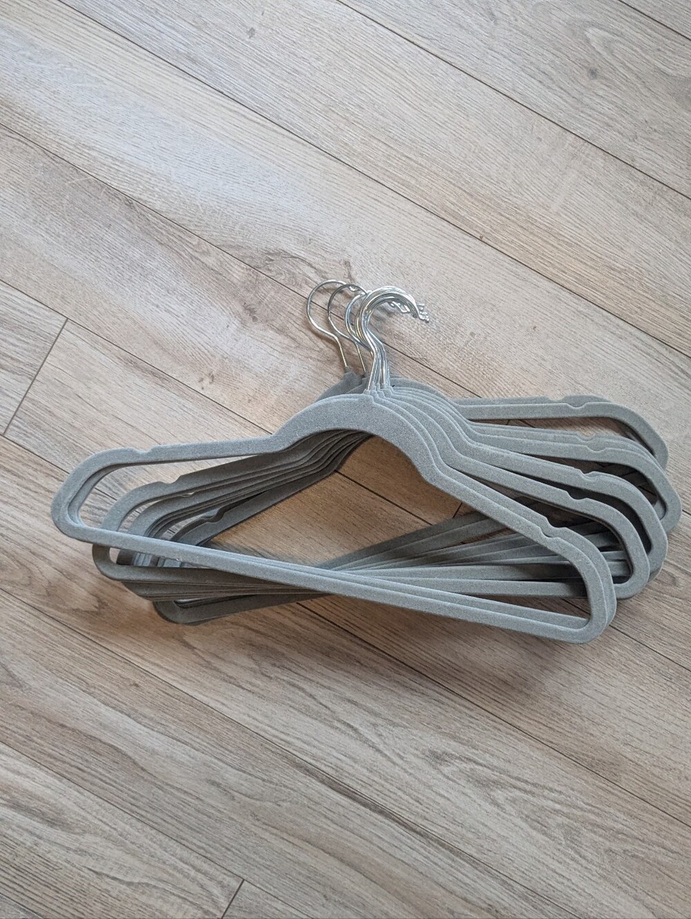 Velvet Slim Suit Hangers - Gray (Set of 16) Kenneth Cole Brand